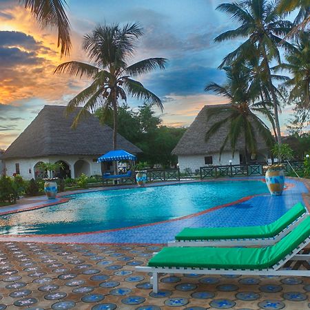 Mermaids Cove Beach Resort & Spa Uroa Exterior photo