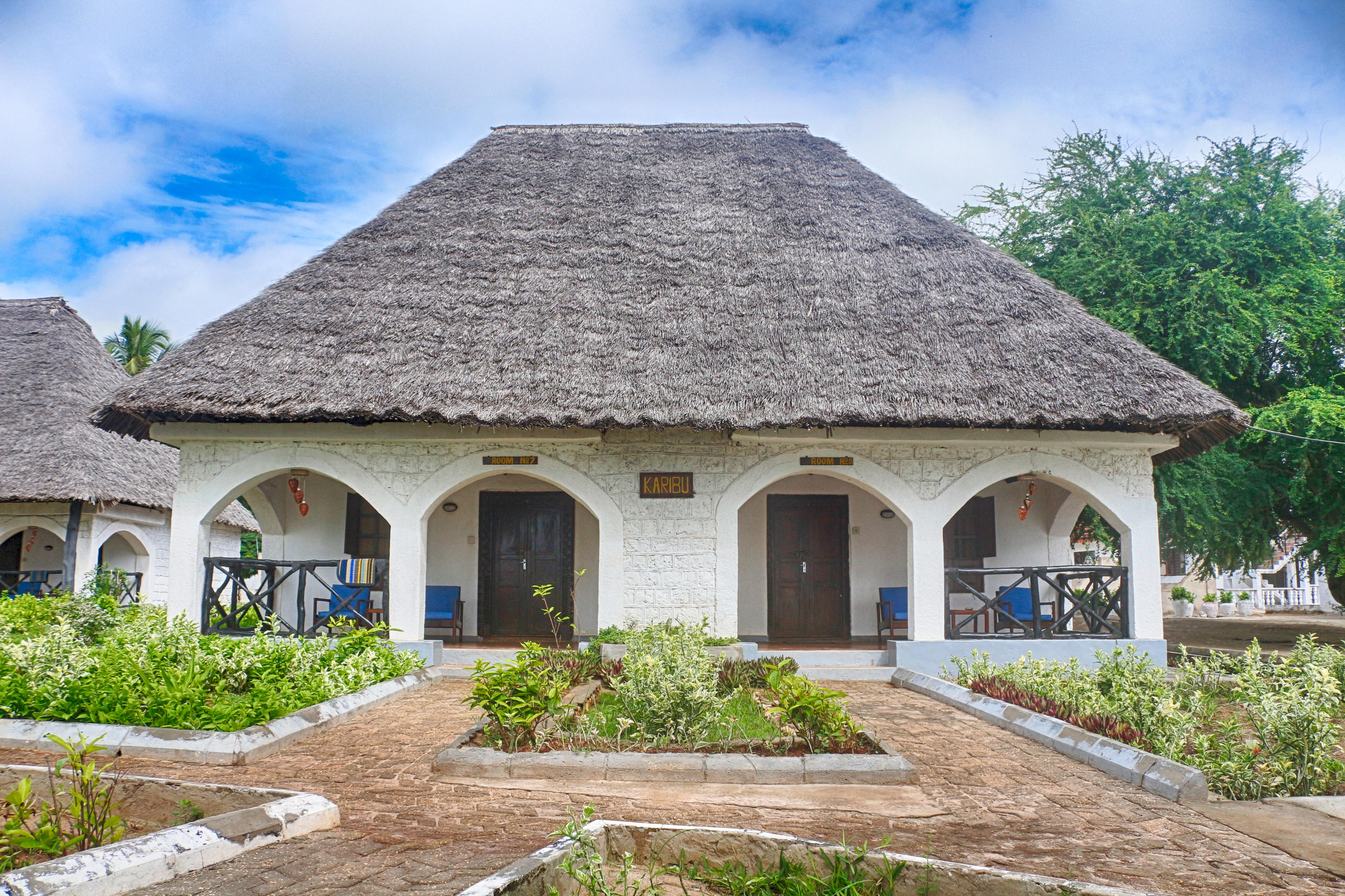 Mermaids Cove Beach Resort & Spa Uroa Exterior photo